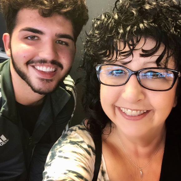 Meet your Posher, Loraine - Picture 1 of 1